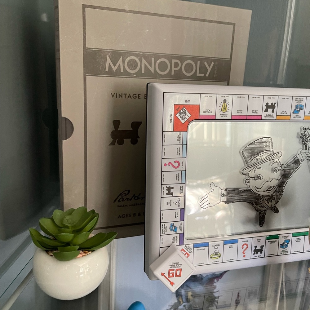 Monopoly Collectable - Picture 2 of 4